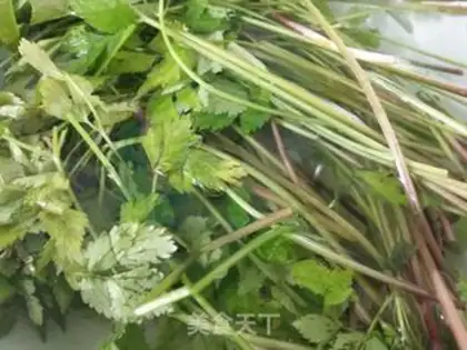 Make Celery fried meat step 0