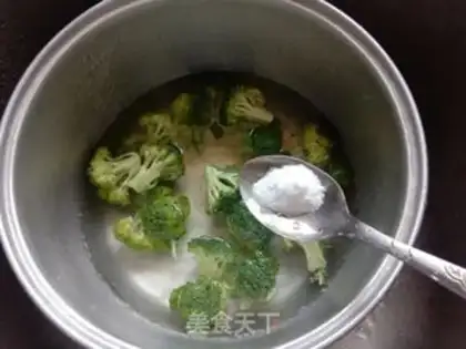 Make ♪ West blue flowers for ham and sausage ♪ step 2