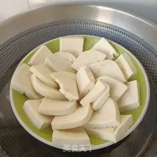 Make The meat and the tofu step 0