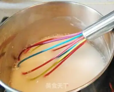 Make The bread superman squeezed step 0