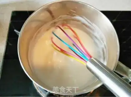 Make The bread superman squeezed step 1