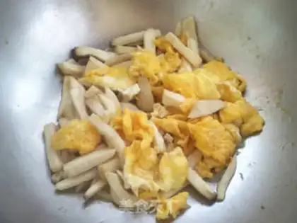 Make Apricot eggs step 4