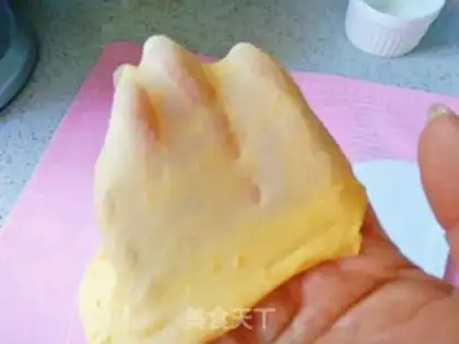 Make The bread superman squeezed step 4