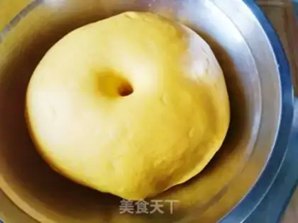 Make The bread superman squeezed step 5