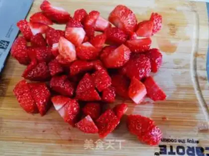 Make Strawberry jelly step 1