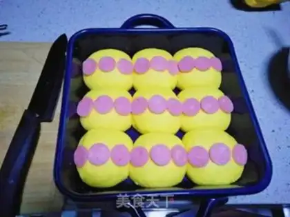Make The bread superman squeezed step 8