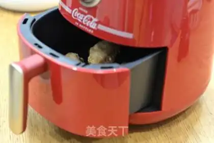 Make Air fried chicken wings and fries step 5