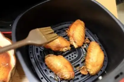 Make Air fried chicken wings and fries step 7