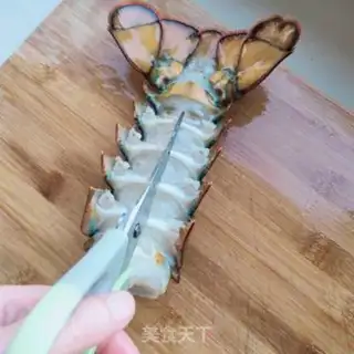 Make Yellow and lobster tails step 2