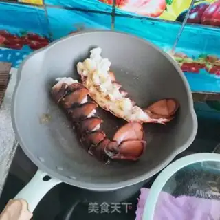 Make Yellow and lobster tails step 6