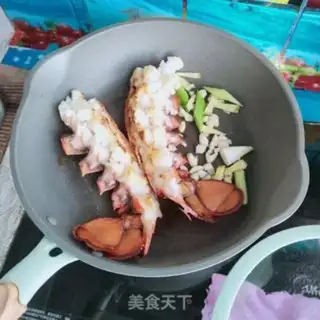 Make Yellow and lobster tails step 7