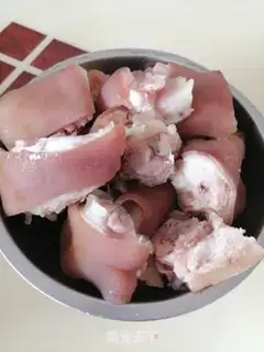 Make Red burning of pigs