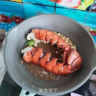 Make Yellow and lobster tails step 10