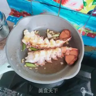 Make Yellow and lobster tails step 11