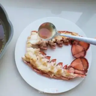 Make Yellow and lobster tails step 16