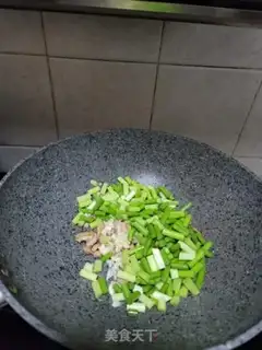 Make Five flowers and a grub step 5