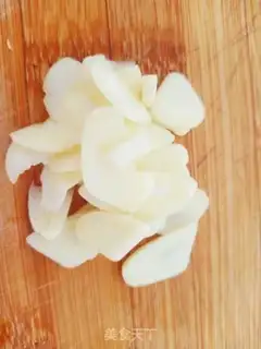 Make Tomato cucumber fried eggs step 4