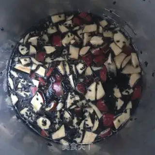 Make Red dates, three black rice paste step 5