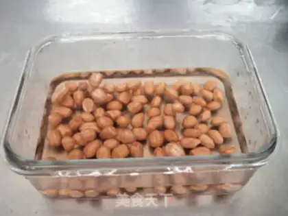 Make Peanut silver ear rice porridge step 2
