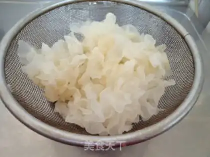 Make Peanut silver ear rice porridge step 4
