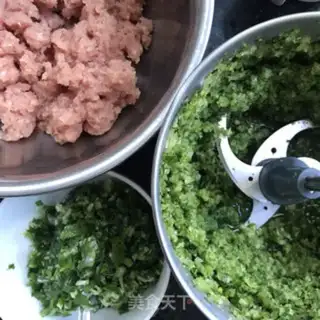 Make Celery meat dumplings step 2