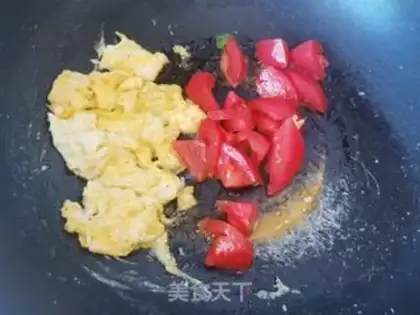 Make Spinach egg tofu soup step 1