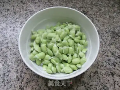 Make Scrambled with frowned peppers and beans step 1