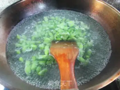 Make Scrambled with frowned peppers and beans step 4