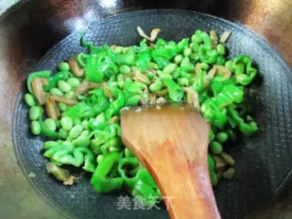 Make Scrambled with frowned peppers and beans step 6
