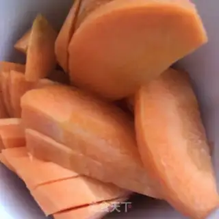 Make Carrot Mountain medicine sea soup step 1
