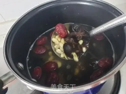 Make Black-middle-ear bean spoon step 4