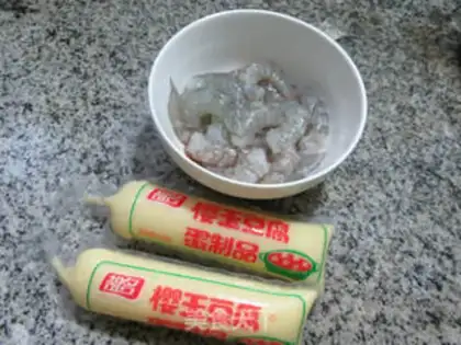 Make Shrimp Sakura Tofu step 0
