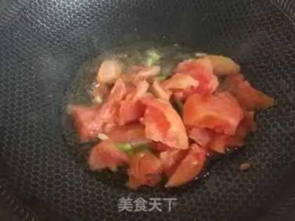 Make Clothes and tomato noodles step 2