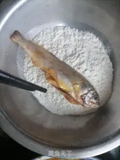 Make Spicy yellowfish step 1