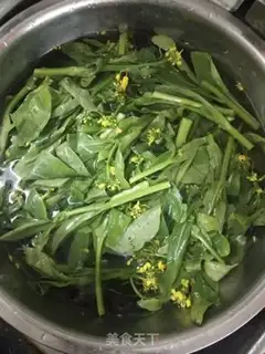 Make Garlic rinds step 0