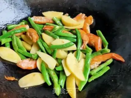 Make Coughpot tomato potato shrimp step 7