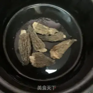 Make Bone-breed belly soup step 1