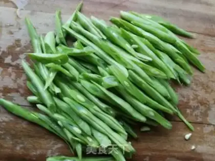 Make Four seasons of bean buns step 1