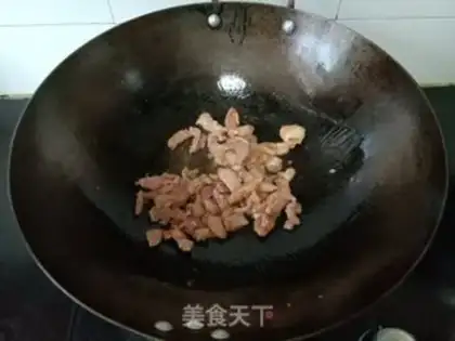 Make Cucumber mushroom fried meat step 5