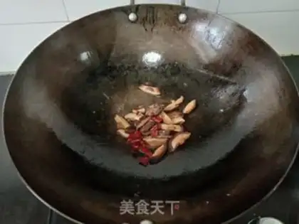 Make Cucumber mushroom fried meat step 6