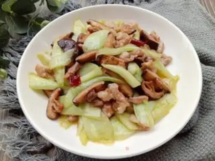 Make Cucumber mushroom fried meat step 9