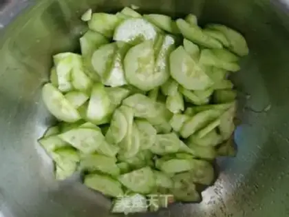 Make Clear cucumber chips step 0