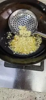 Make Garlic lobster step 2