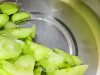Make Clear cucumber chips step 2
