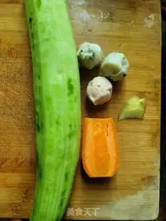 Make Maroon carrot melon soup step 0