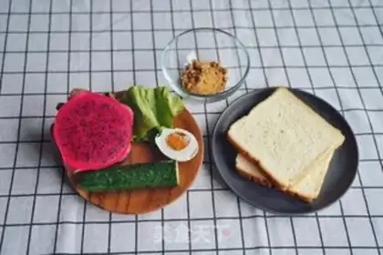 Make A meat-sweet sandwich step 0