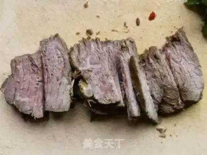 Make A fragrance of onion beef step 3