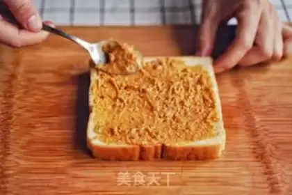 Make A meat-sweet sandwich step 4