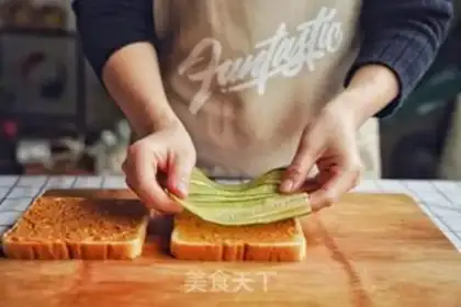 Make A meat-sweet sandwich step 5