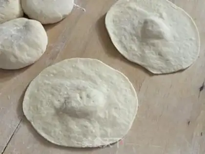 Make Onion pork bun step 3
